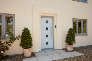 Mid-Summer Kerb Appeal: The Power of Contrast Styling
